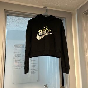 NIKE CROP TOP SWEATSHIRT